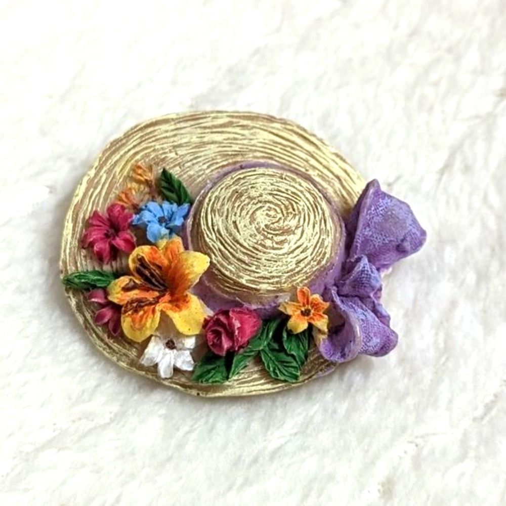 Vintage 80s Resin Garden Hat w/ Flowers Tac Pin/Brooche - Picture 8 of 8
